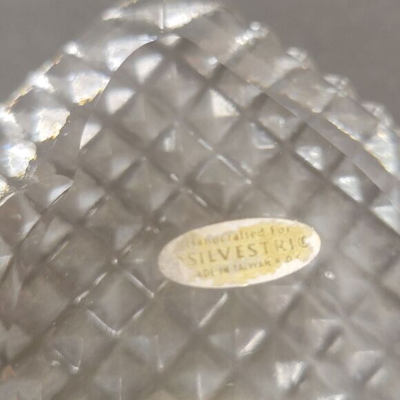 Handcrafted For Silvestri Glass Heart Shape Paperweight - Picture 2 of 8